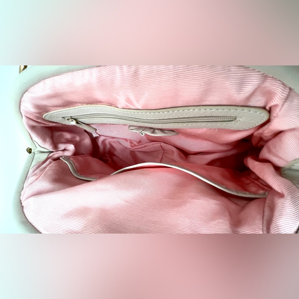 VINTAGE & RARE 
Fiore by Isabella Fiore Y2K Cream Leather Hobo 3D Roses Appliqué - Picture 9 of 12
